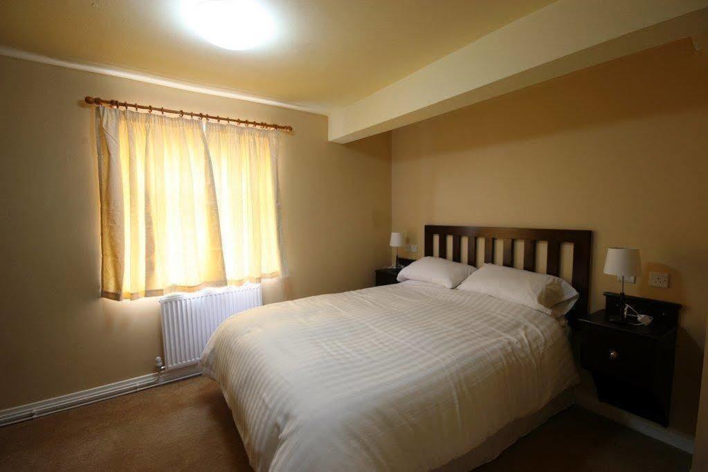The Rose And Crown Otel Huddersfield Dış mekan fotoğraf